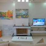 Dana Apartment *